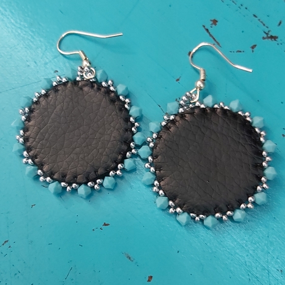 Mirrored beaded earings - Picture 2 of 2